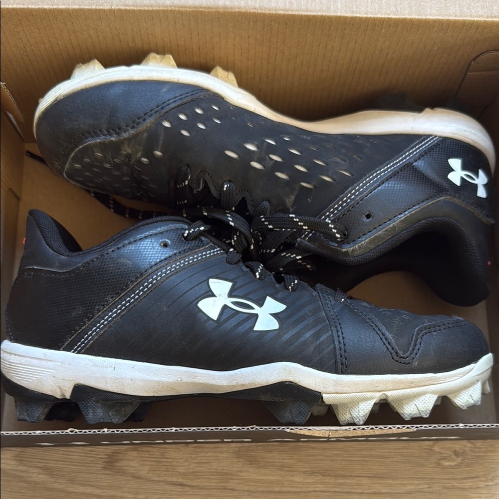 Under Armour Black and White Soccer Cleats